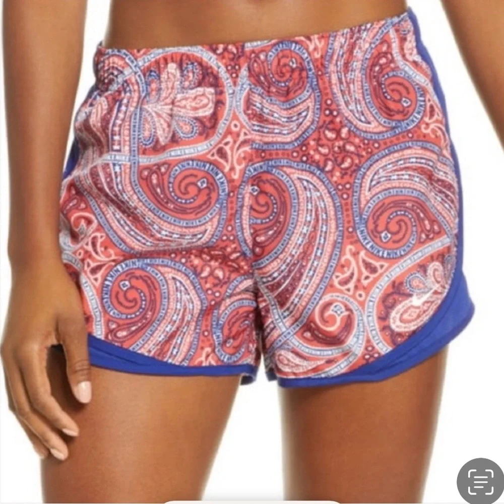 Nike’s women Tempo Paisley‎ running shorts size XS